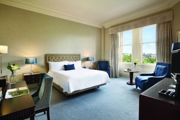 Queen Premier Room with Castle View